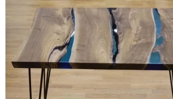 Стол из эпоксидной смолы: как выбрать подходящую эпоксидную смолу?